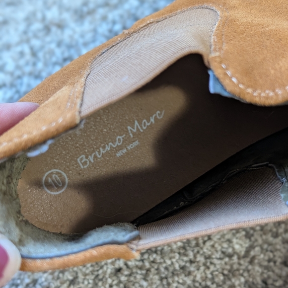 Stylish Tan Chelsea Boots for Men - Picture 9 of 10